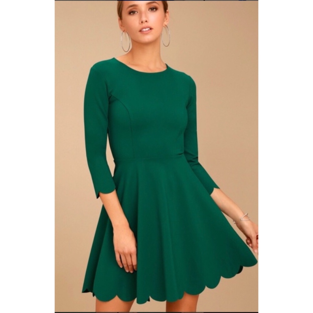 Lulu’s green scallop trim 3/4 sleeve skater dress